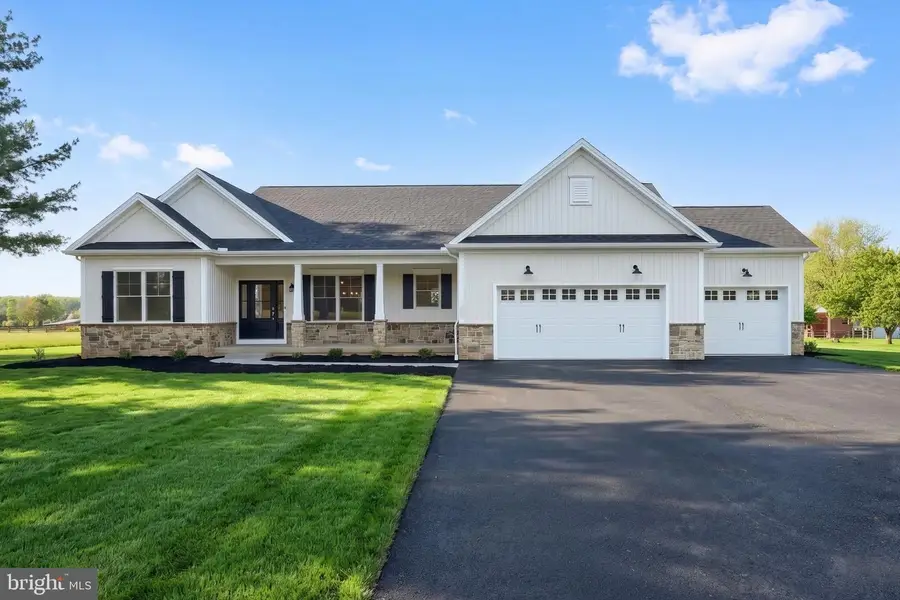 667 Brickyard Rd, New Oxford, PA 17350 - #3