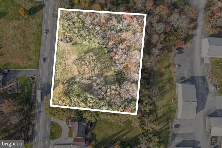 1820 York Rd, New Oxford, PA 17350 - #2