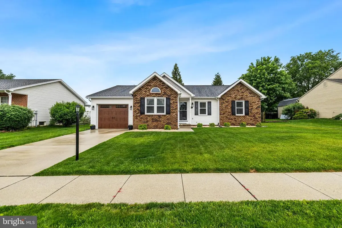 106 Dakota Dr, Hanover, PA 17331 - #1