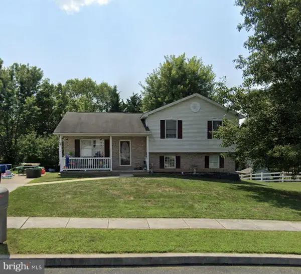 8 Brandywine Ct, LITTLESTOWN, PA 17340
