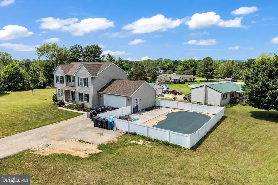21 Wadsworth Dr, East Berlin, PA 17316 - #2