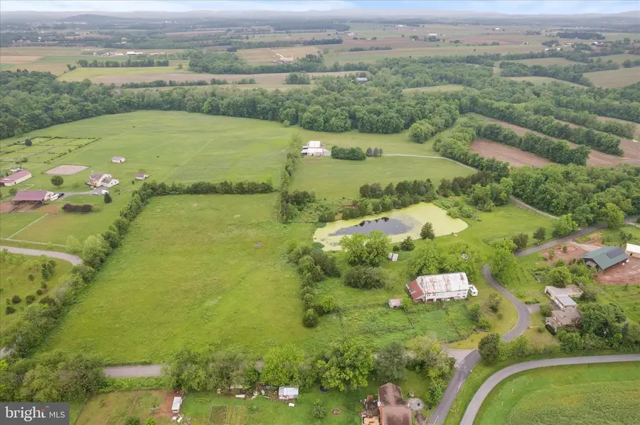 355 Winding Ln, East Berlin, PA 17316 - #3