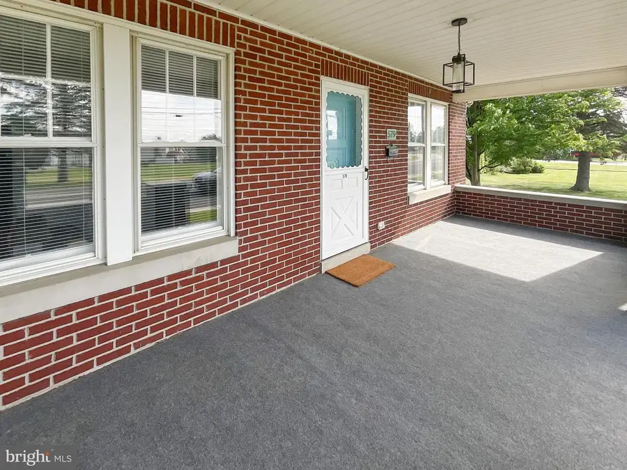 579 E King St, Littlestown, PA 17340 - #3