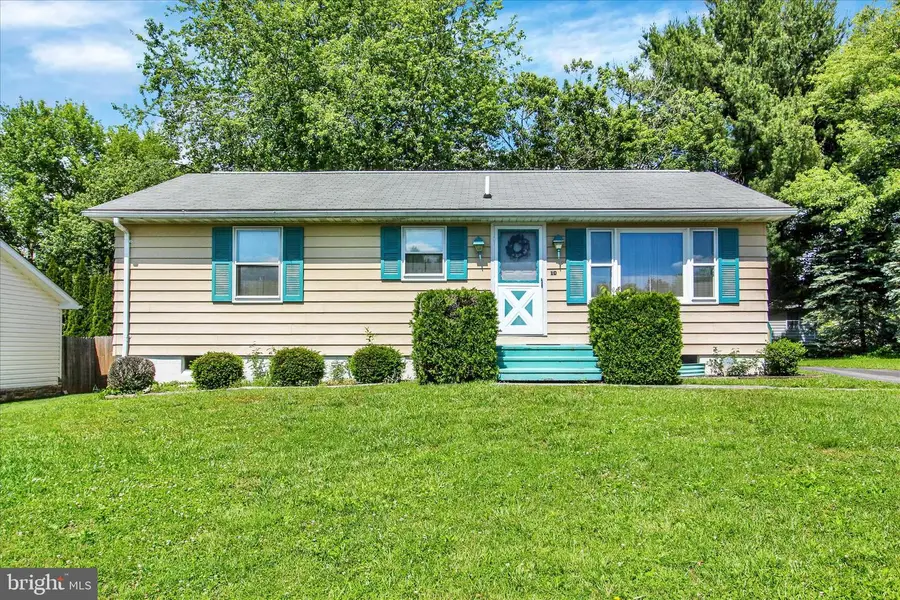 10 Cherry Ct, New Oxford, PA 17350 - #2