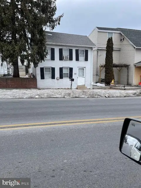 153 W King St, Abbottstown, PA 17301 - #1