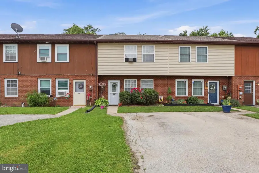 33 Commerce St, New Oxford, PA 17350 - #2