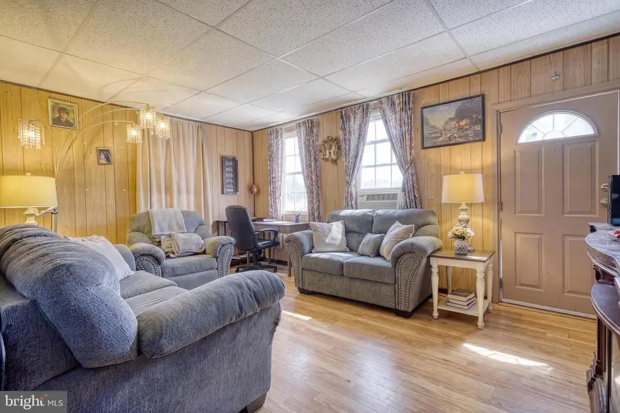 128 N 2nd St, McSherrystown, PA 17344 - #2
