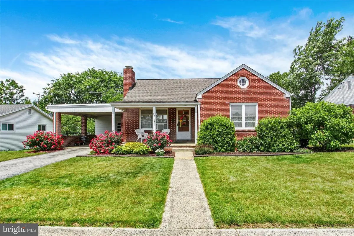 831 Johns Ave, Gettysburg, PA 17325 - #1
