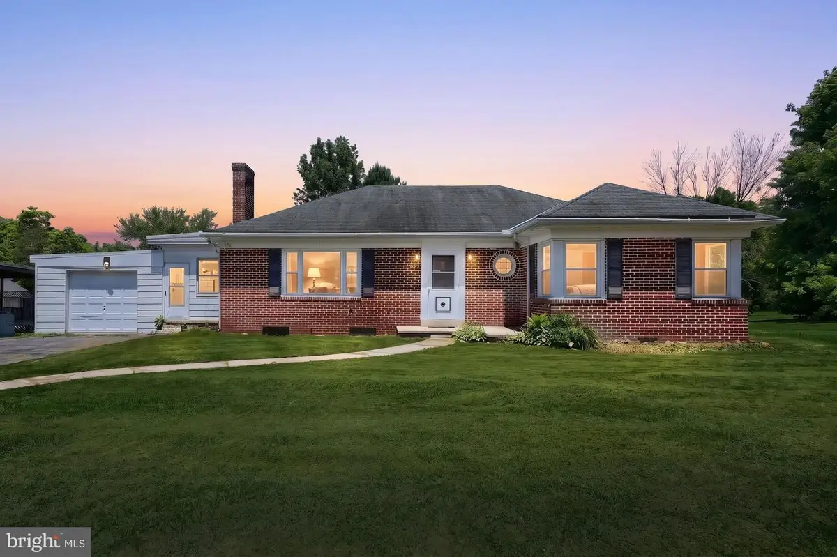 25 E Hanover St, Gettysburg, PA 17325 - #1
