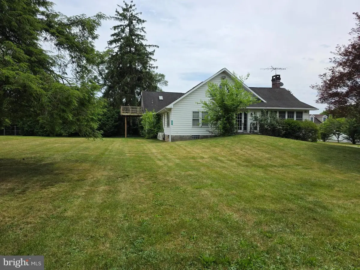 956 Fairfield Rd, Gettysburg, PA 17325 - #1