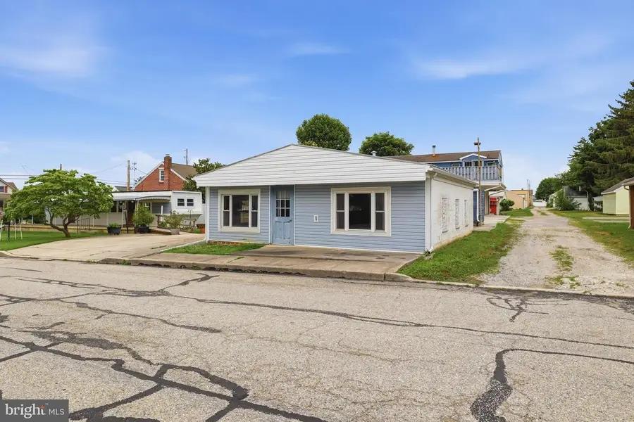 374 Maple Ave, Hanover, PA 17331 - #3