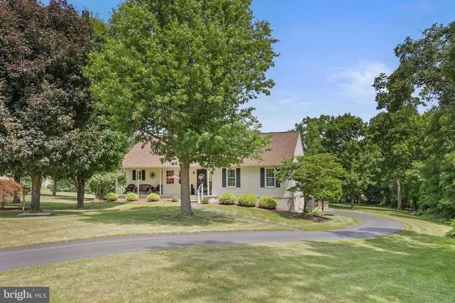 1417 New Chester Rd, New Oxford, PA 17350 - #3