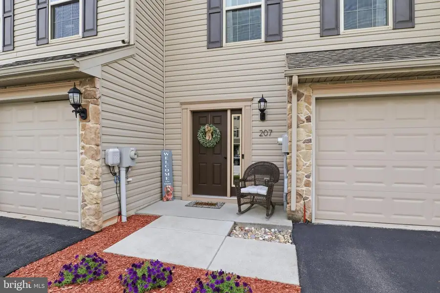 207 Katelyn Dr, New Oxford, PA 17350 - #3
