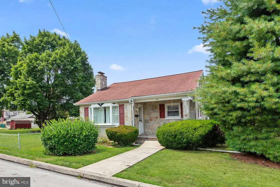 19 N Jefferson St, Hanover, PA 17331 - #3