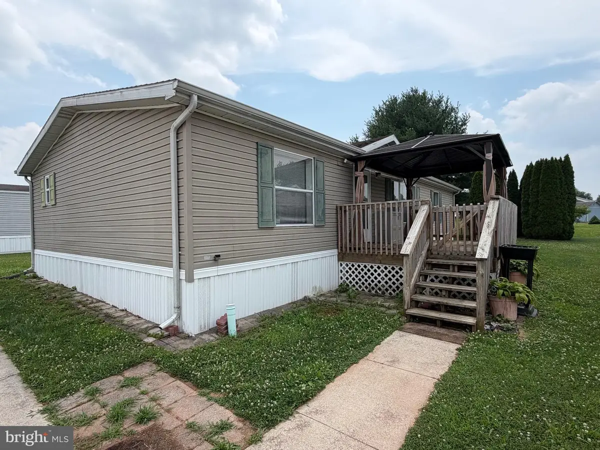 29 Hampshire Dr, New Oxford, PA 17350 - #1