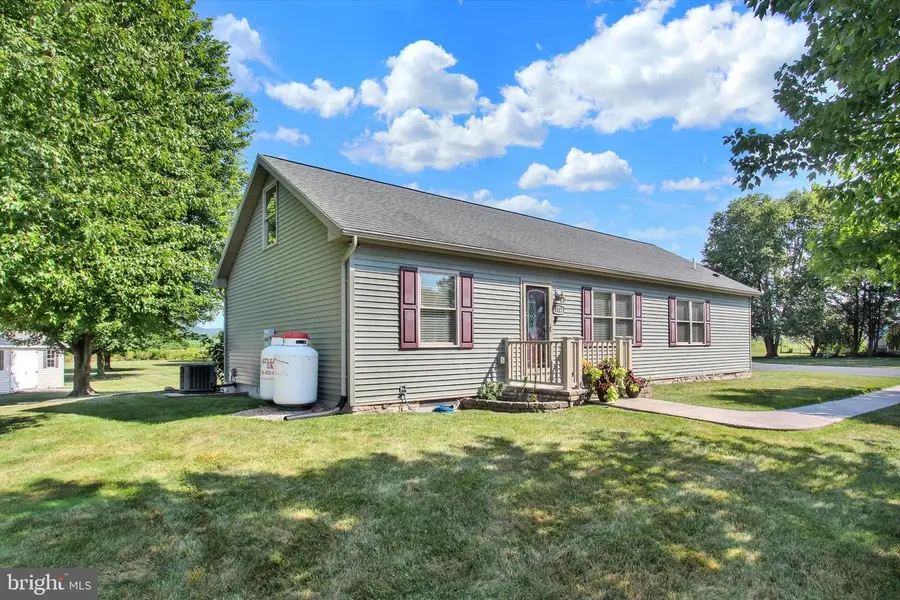 1017 Railroad Ln, Orrtanna, PA 17353 - #3