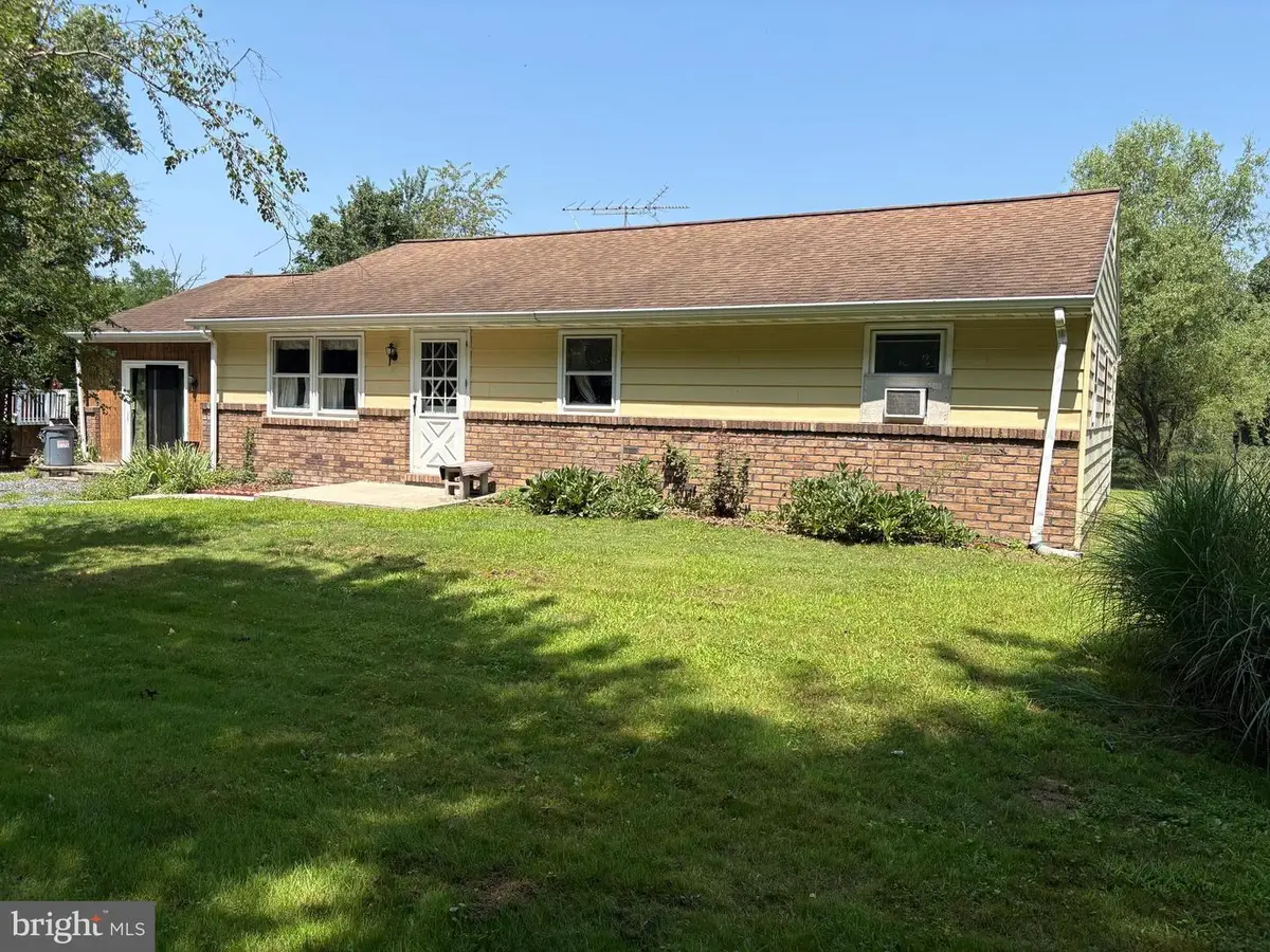 433 Plainview Rd, Gettysburg, PA 17325 - #1