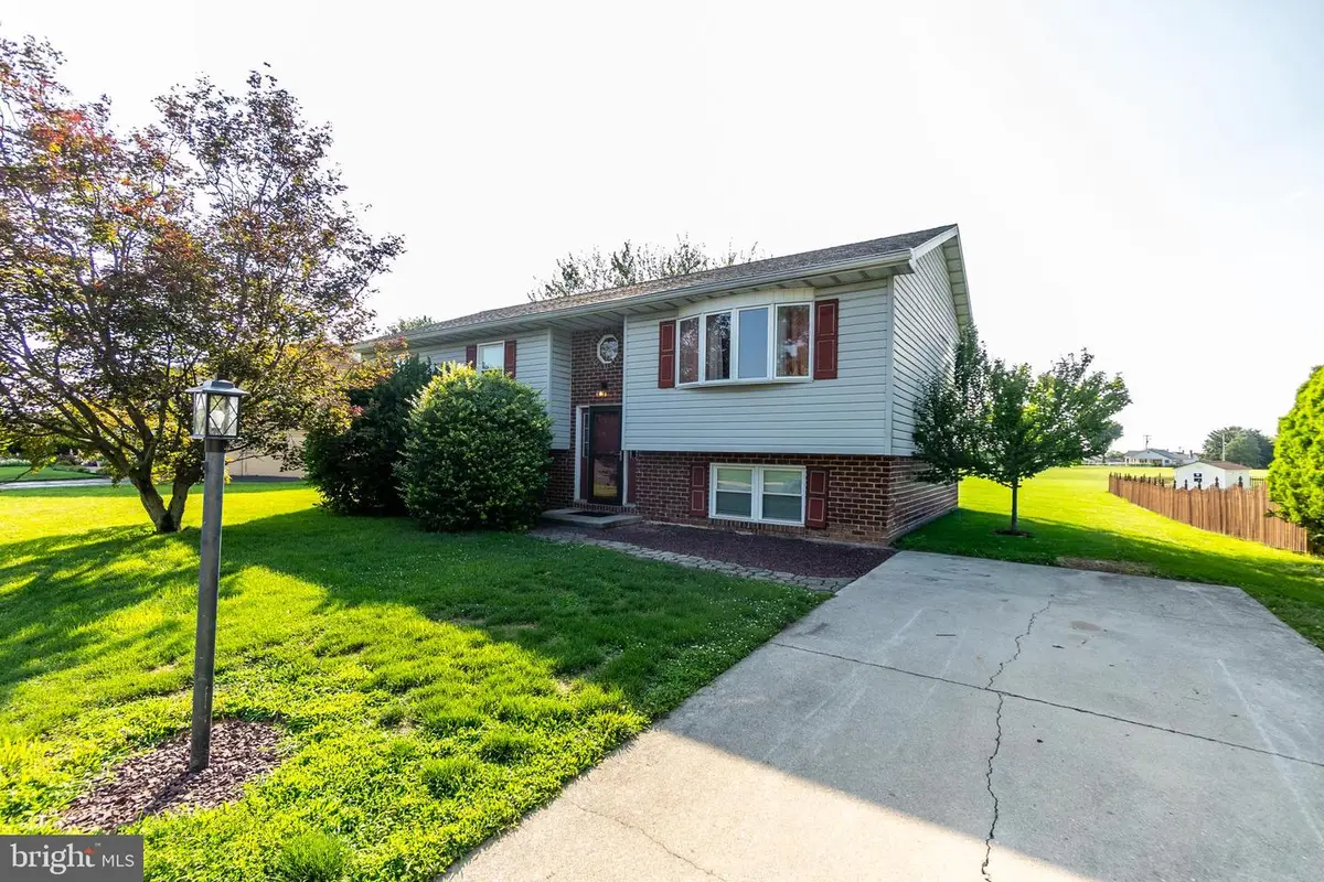 677 Poplar St, Hanover, PA 17331 - #1