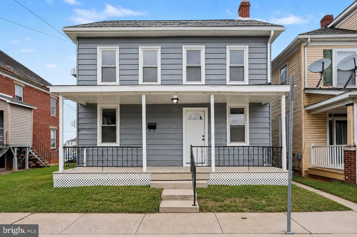 613 Third St, Hanover, PA 17331 - #1