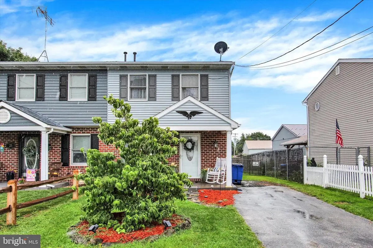 23 Lumber St, Littlestown, PA 17340 - #1