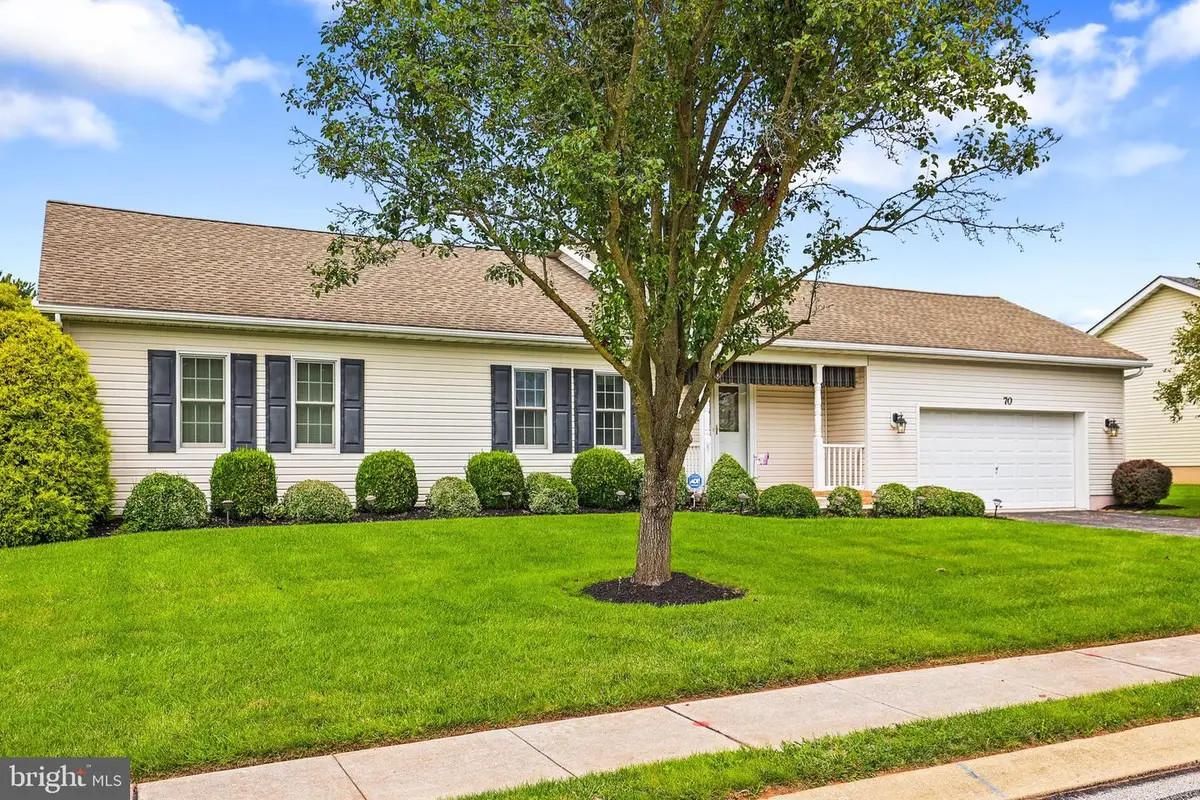 70 Kevin Dr, New Oxford, PA 17350 - #1