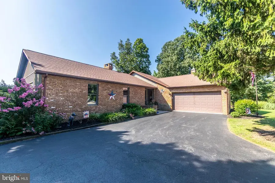 380 Mcsherry Woods Dr, Littlestown, PA 17340 - #3