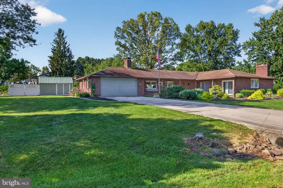 16 Howard Dr, East Berlin, PA 17316 - #3
