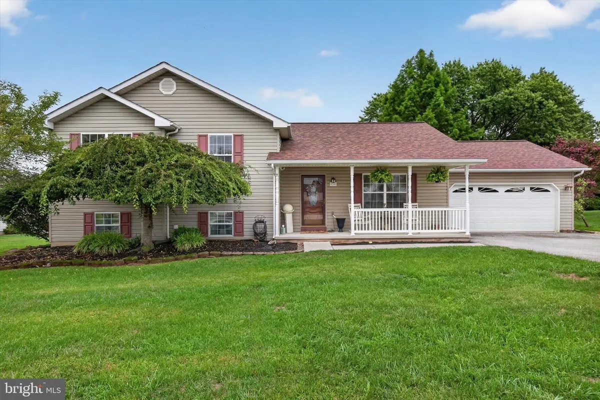 240 Matthew Dr, New Oxford, PA 17350 - #1