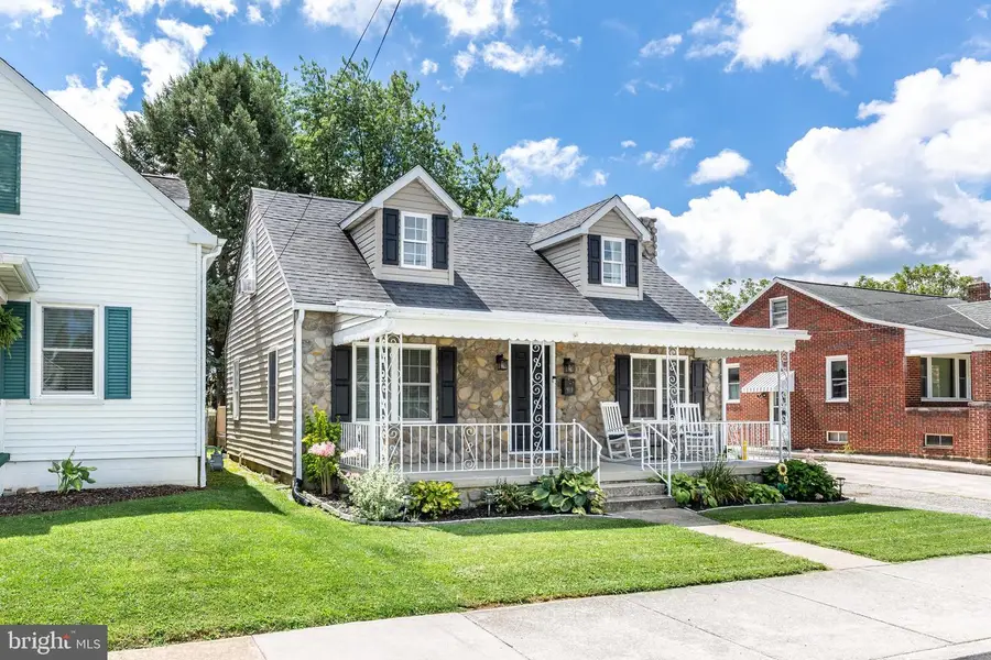 410 South St, McSherrystown, PA 17344 - #3