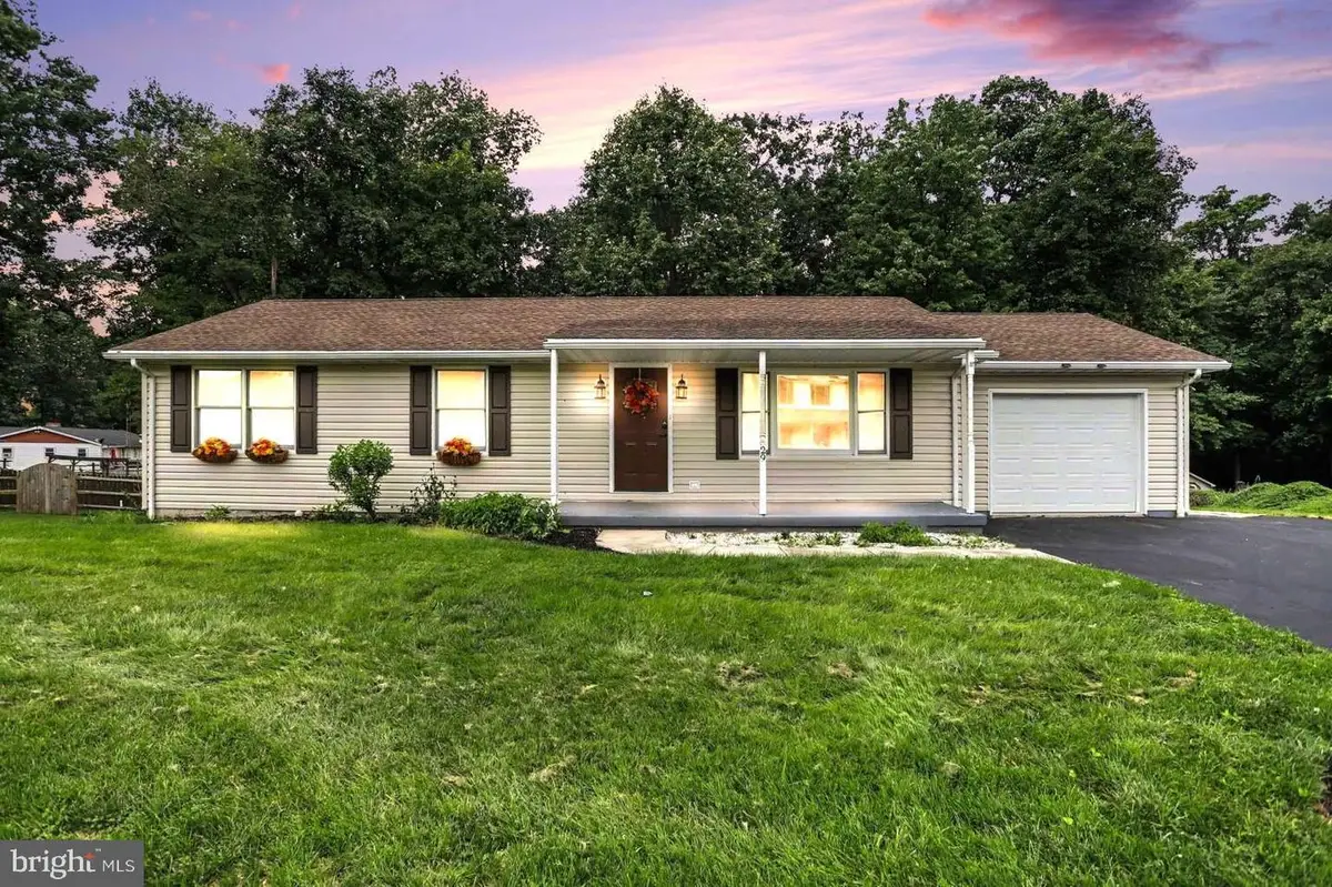 29 Chinkapin Dr, New Oxford, PA 17350 - #1