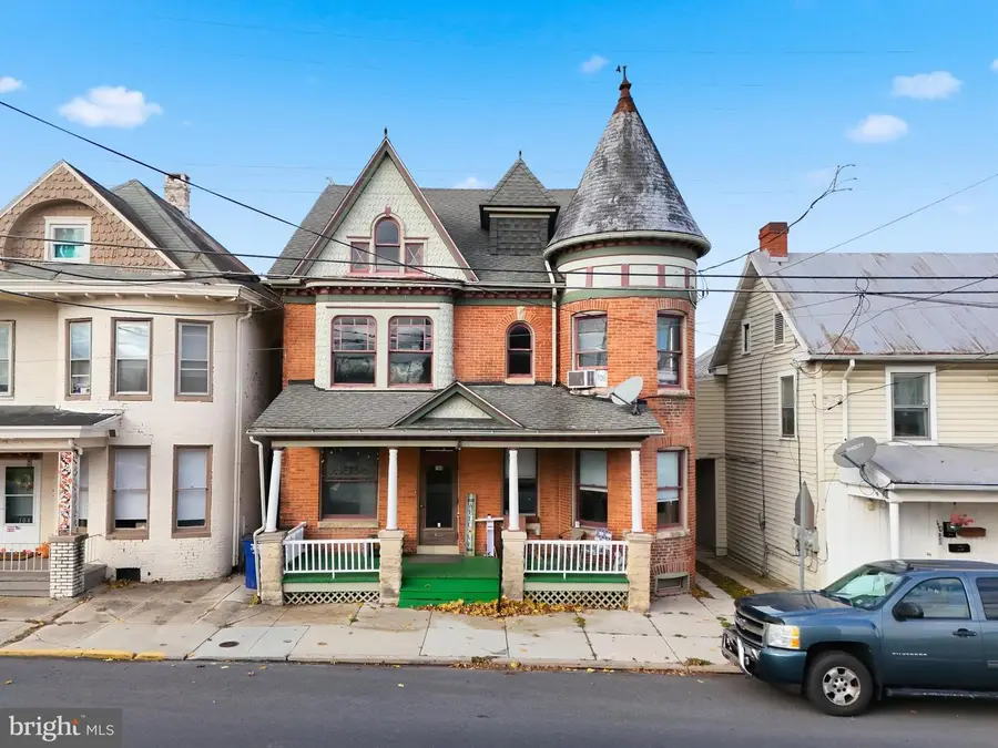 106 E King St, Littlestown, PA 17340 - #2