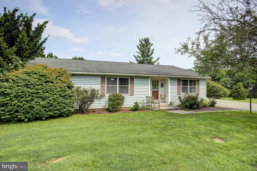 16 Easy St, Littlestown, PA 17340 - #2