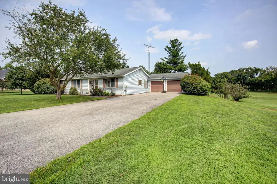 16 Easy St, Littlestown, PA 17340 - #3