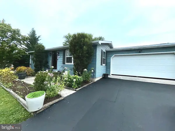 4 Corey Ln, NEW OXFORD, PA 17350