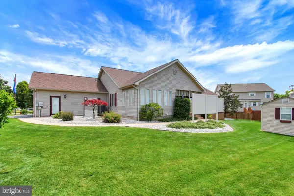 3 Clover Dr, LITTLESTOWN, PA 17340