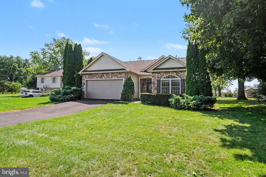 601 Grant Dr, Gettysburg, PA 17325 - #3