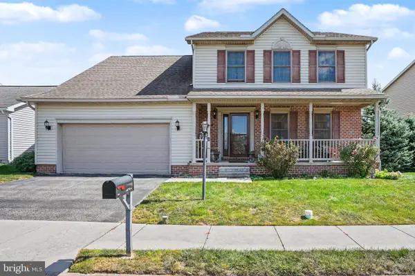 8 Sycamore Ct, LITTLESTOWN, PA 17340
