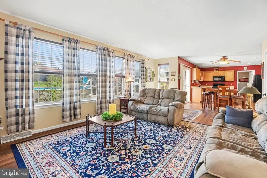 8 Sycamore Ct, Littlestown, PA 17340 - #3