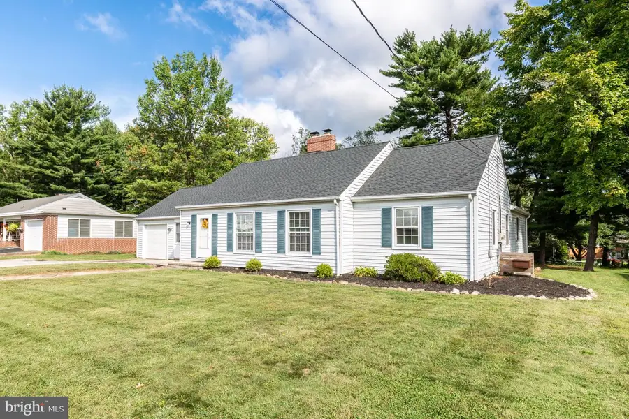 333 W Myrtle St, Littlestown, PA 17340 - #3