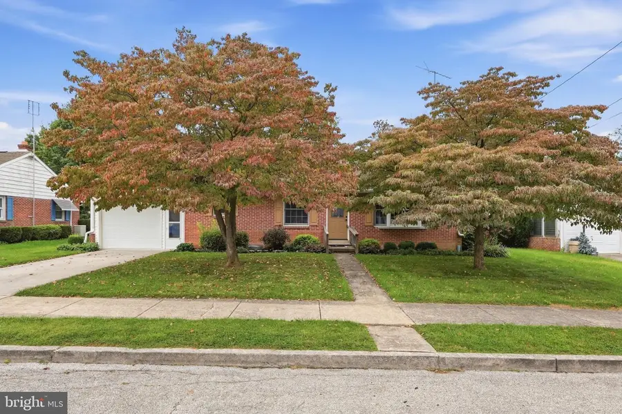 40 Maryland Ave, Littlestown, PA 17340 - #2