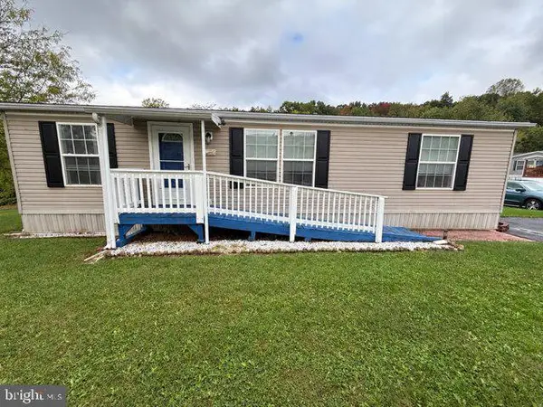 17 Broadwing Dr, HANOVER, PA 17331