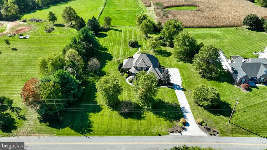 740 Green Ridge Rd, New Oxford, PA 17350 - #3