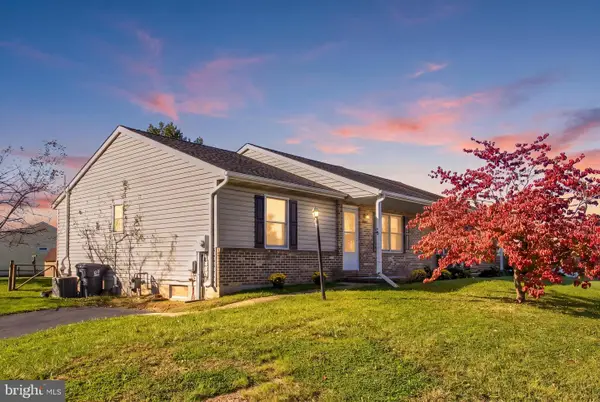 12 Sycamore Ln, HANOVER, PA 17331