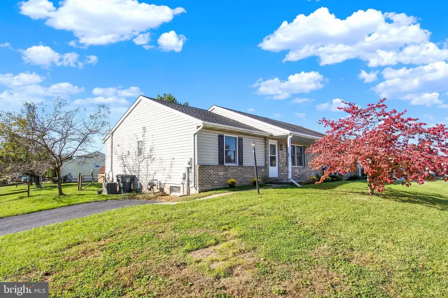 12 Sycamore Ln, Hanover, PA 17331 - #2