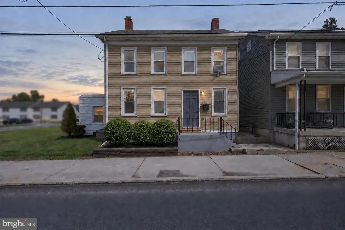 25 Main St, McSherrystown, PA 17344 - #1