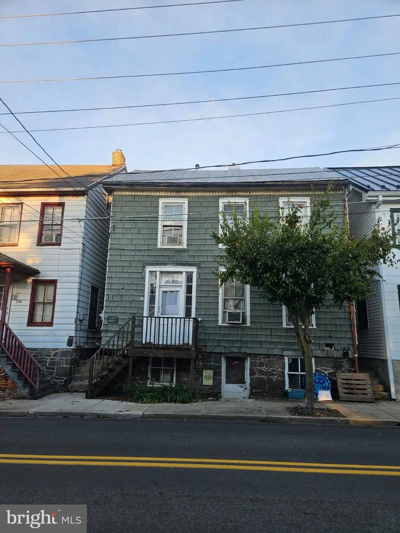 240 S Washington St, Gettysburg, PA 17325 - #1