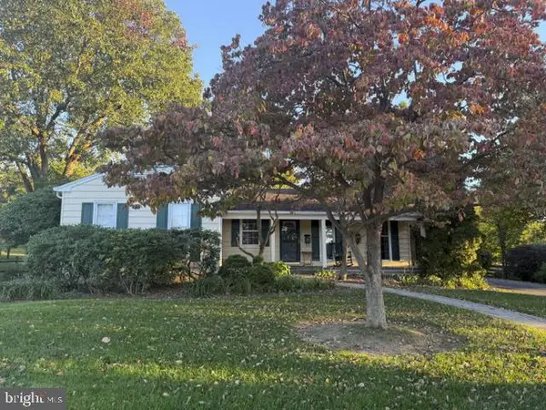 320 Glenwyn Dr, LITTLESTOWN, PA 17340