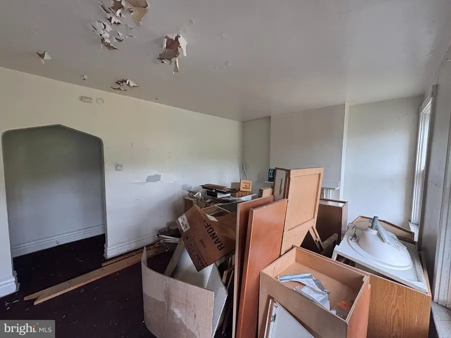 418 Middle Ave Ave, Wilmerding, PA 15148 - Image #2