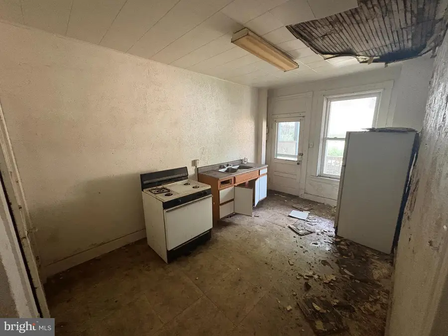 418 Middle Ave Ave, Wilmerding, PA 15148 - Image #3