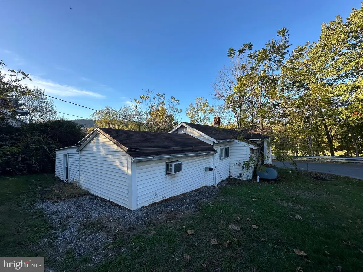 113 E 1st Ave, Everett, PA 15537 - Image #1